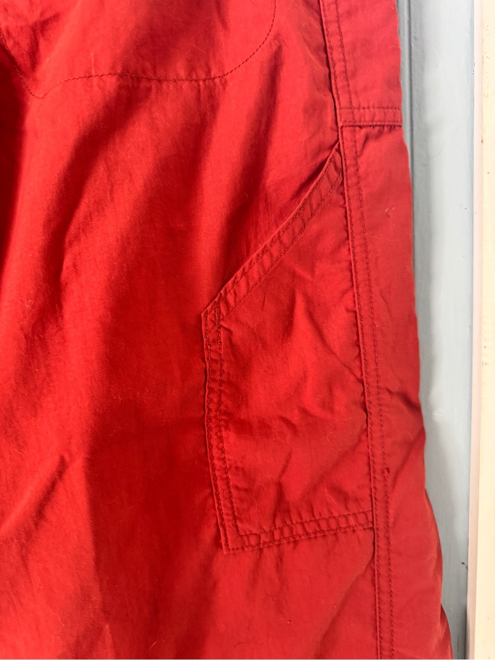 Mountain hardware capris with extra pockets! - Picture 3 of 7